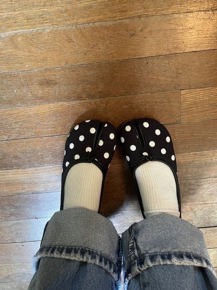 Black polka dots Tabi Shoe