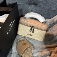 Apricot coach slipper